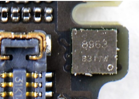 ???iPhone 5s????????е???????AKM AK8963
