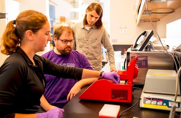 ??????????????????????Molecular Information Systems Lab?????о????Lee Organick??Karl Koscher??Peter Ney?????????DNA