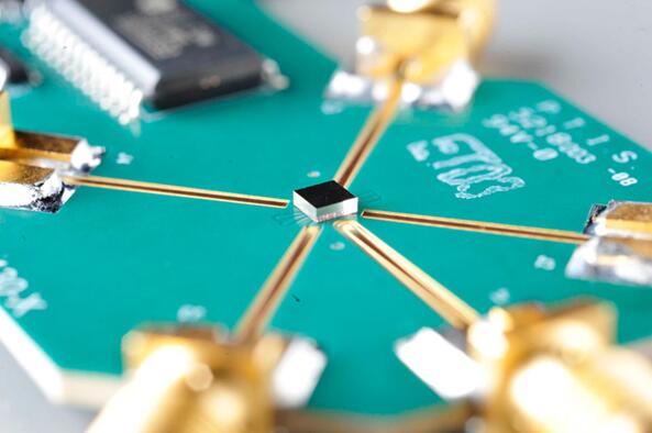 Menlo Micro??????????RF?????????MEMS????