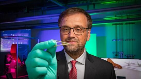 ?????????С????????????????????????????????Chemnitz University of Technology ??Oliver G.Schmidt????